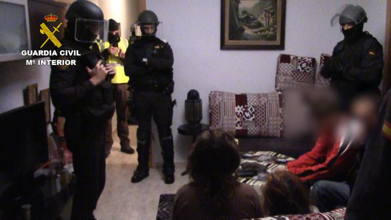 Los detenidos por la Guardia Civil en Barcelona y Granollers llevaban a cabo una intensa labor de radicalización en nombre del DAESH a través de Internet
